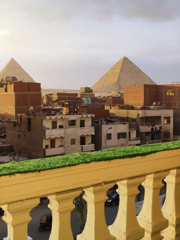 ファミリー スタジオ ベッド (複数台) バルコニー シティビュー | テラス / パティオ