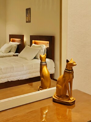Deluxe Double Room Single Use, Balcony, City View - The Pharaohs Guest House (Giza)