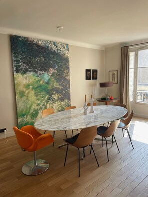 Dining - Appartement Standing Proche Trocadero (Paris)
