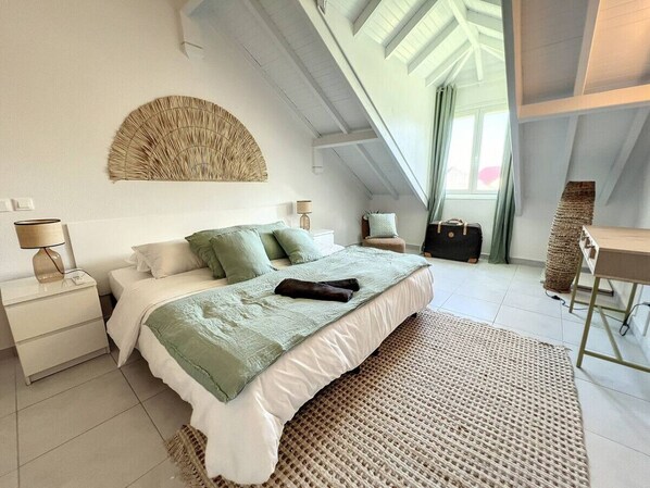 2 bedrooms, desk, iron/ironing board, travel cot