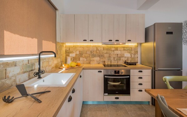Fridge, microwave, oven, dishwasher