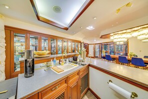 Cookware/dishes/utensils - Sauna, Pickleball Court & Game Room: Sultan Villa! (Sultan)