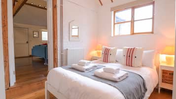 2 bedrooms, WiFi (free), individually decorated, individually furnished