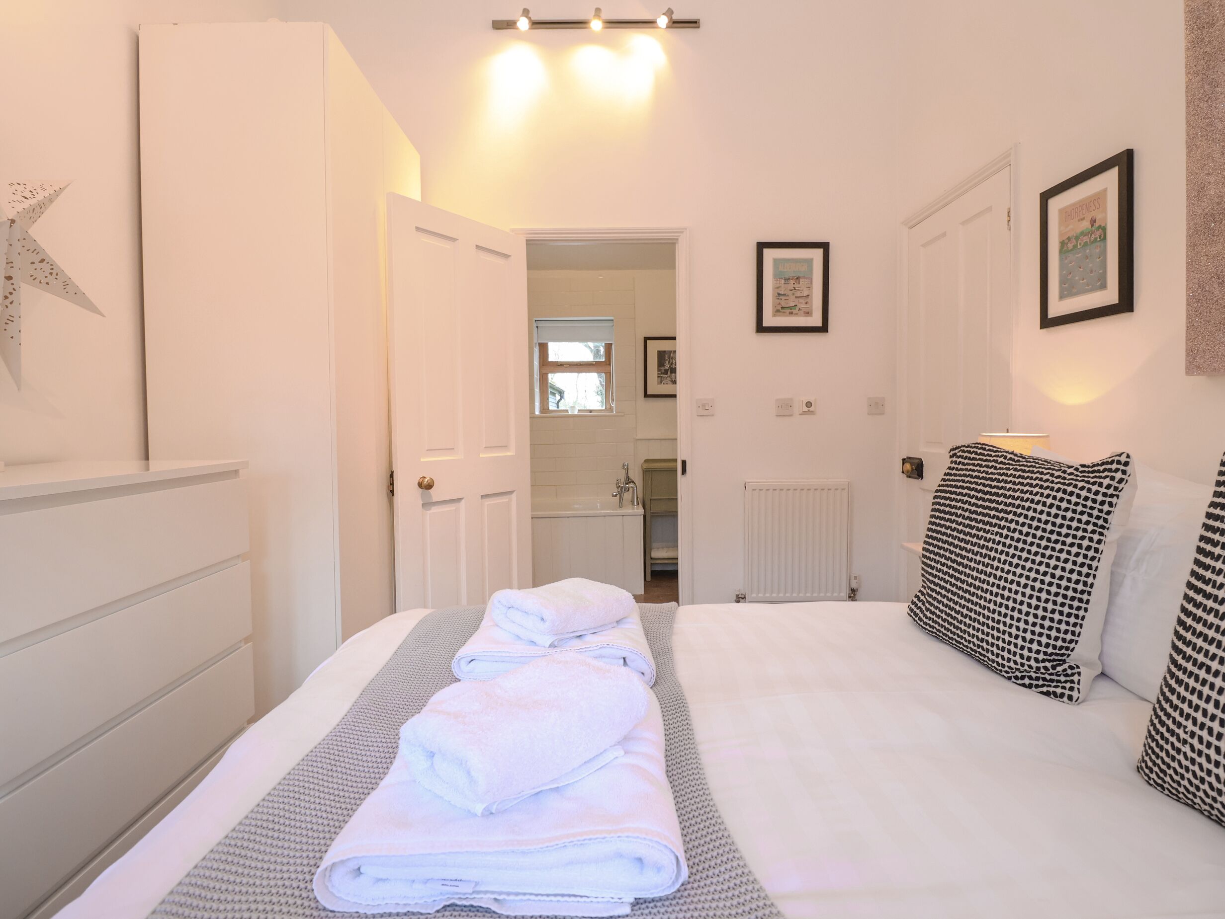 1 bedroom, WiFi (free), individually decorated, individually furnished