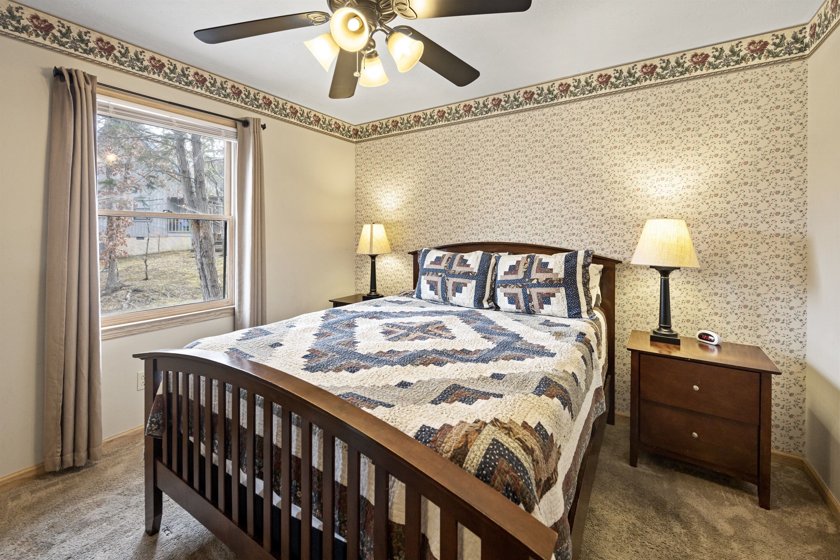 3 多间卧室、熨斗/熨衣板、免费 WiFi、床单