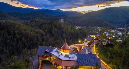 Free Dollywood Tickets 3-Bdrm Pigeon Forge Cabin🔥