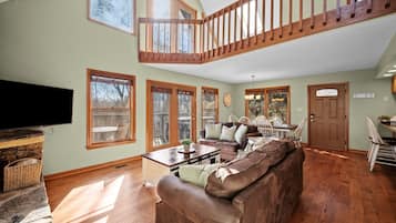 Een smart-tv en een open haard