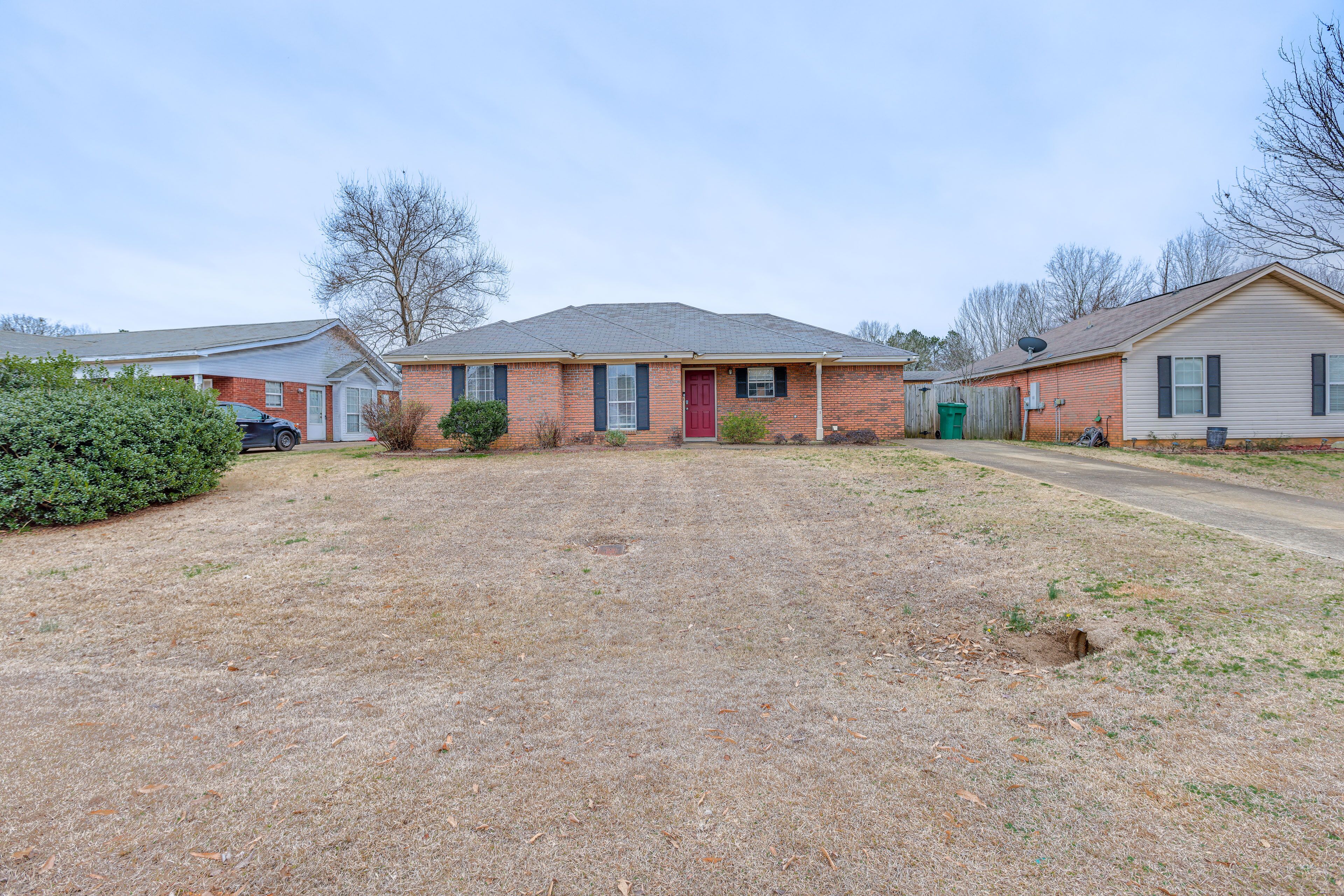 Pet-Friendly Millbrook Home w/ Covered Patio!