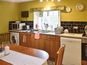 Dishwasher, cookware/dishes/utensils