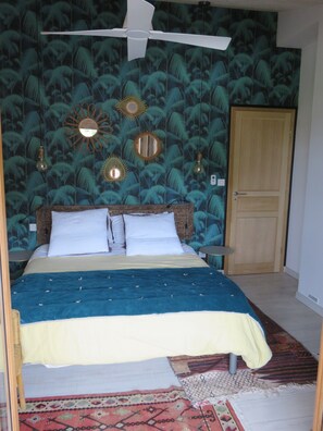 4 bedrooms, iron/ironing board, travel cot, free WiFi - Notre Maison de Famille Accès Direct au lac (Lacanau)