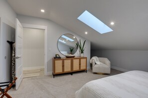 5 chambres, fer et planche à repasser, Wi-Fi, draps fournis