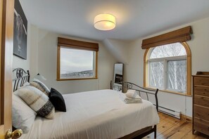 3 soverom, skrivebord, wi-fi (inkludert) og sengetøy