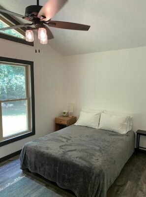 2 bedrooms, WiFi - Modern Oasis for your New River Gorge Adventures (Mount Nebo)