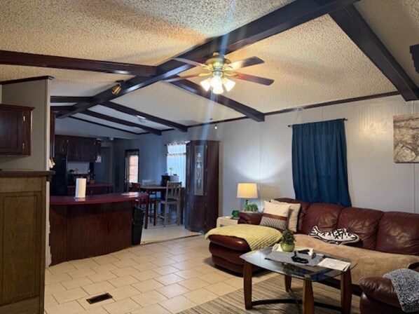 Smart TV - Tecia`s Happy Hideaway (Vicksburg)