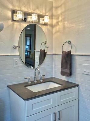 淋浴設備、風筒、提供毛巾、番梘