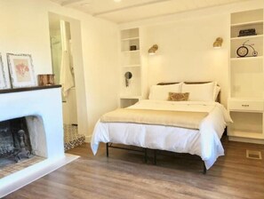 3 bedrooms, iron/ironing board, travel crib, free WiFi