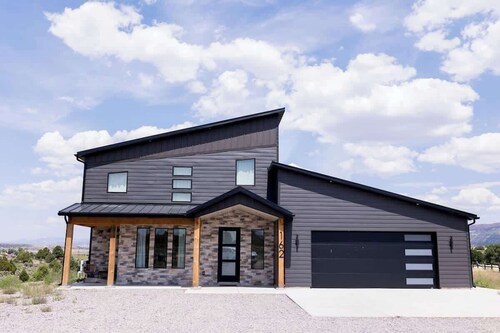 The Cliffs – Bryce Canyon+Zion |Hot Tub| Sleeps 10