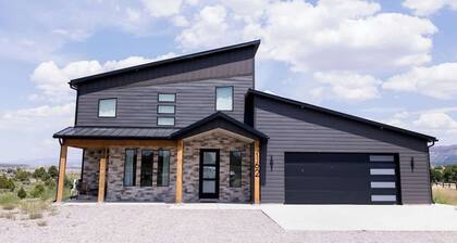 The Cliffs – Bryce Canyon+Zion |Hot Tub| Sleeps 10