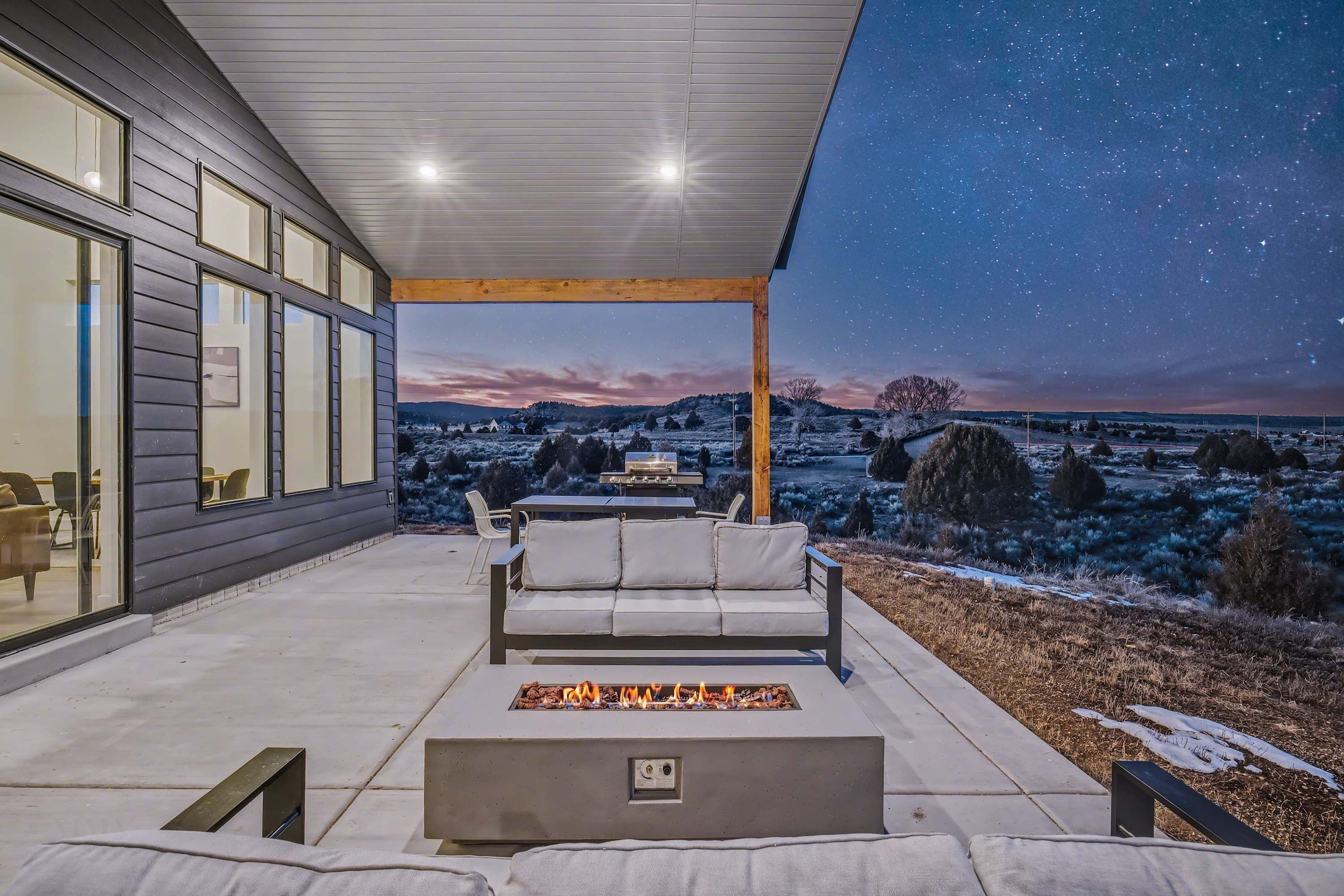 屋外ダイニングエリア