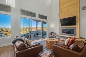 Smart TV, fireplace, offices
