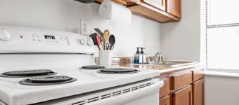 Relaxed and Comfortable Living in Trendy Midtown