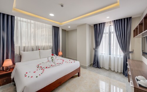 03 BEDROOM / SOHO RESIDENCE- PHNOM PENH
Located in City Center, Shopping mall 