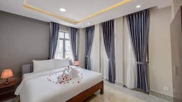 2 bedrooms, desk, iron/ironing board, WiFi