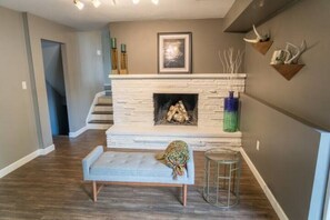 Interior - Spacious and Private Mid-Century Home
(Columbus)