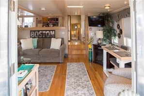 TV, fireplace - Patriot: Three Story Vessel (Boston)