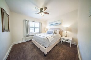 2 bedrooms, iron/ironing board, WiFi, bed sheets
