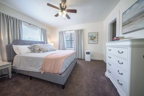 2 chambres, fer et planche à repasser, Wi-Fi, draps fournis