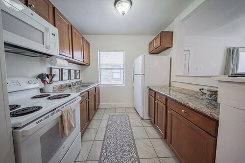 Midtown Comfort 2 BDR Flat - 18B