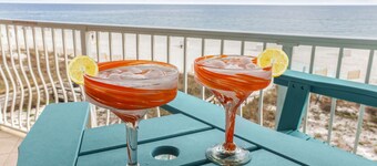 New Beautiful 3bed/2bath Beachfront Condo!