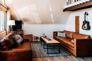 Smart TV, fireplace, DVD player, books - Rainbow Trail //A-frame (Divide)