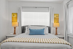 2 chambres, fer et planche à repasser, Wi-Fi, draps fournis