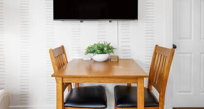 Stylish Midtown Flat – 20B