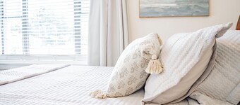 Easy Living in Midtown – 22A