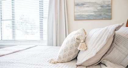 Easy Living in Midtown – 22A