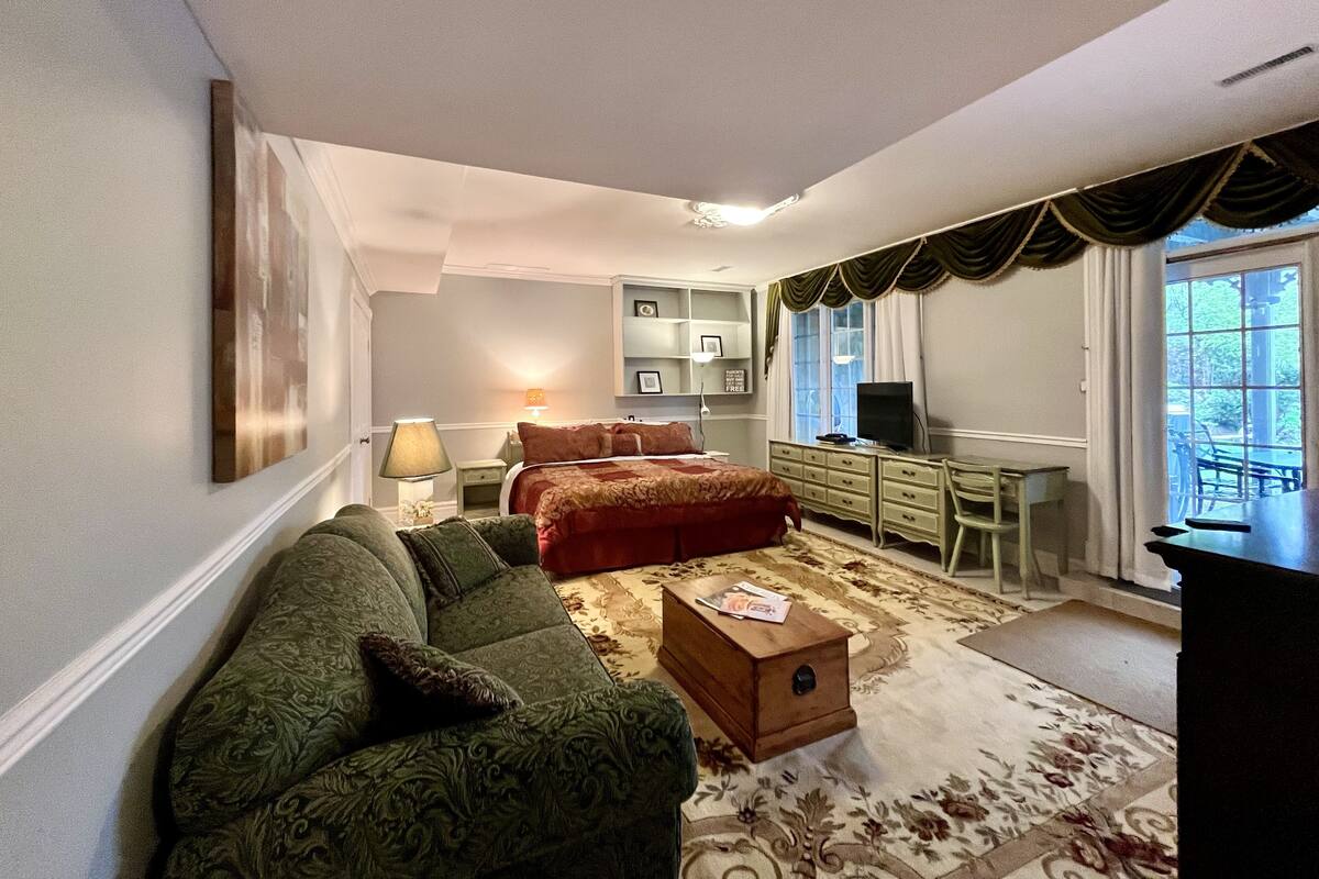 Superior Suite, Pool Access, Pool View