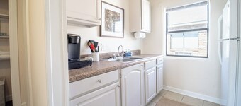 Comfy and Relaxed 2-Bedroom Loft in Midtown
