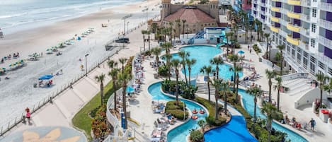 Una piscina cubierta, una piscina climatizada