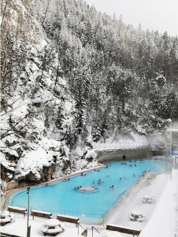 Outdoor pool, a heated pool