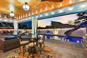 Outdoor dining - Private Pool/Spa, 1-Story, Near Beach, Dog Friendly, Sleeps 15 (Panama City Beach)