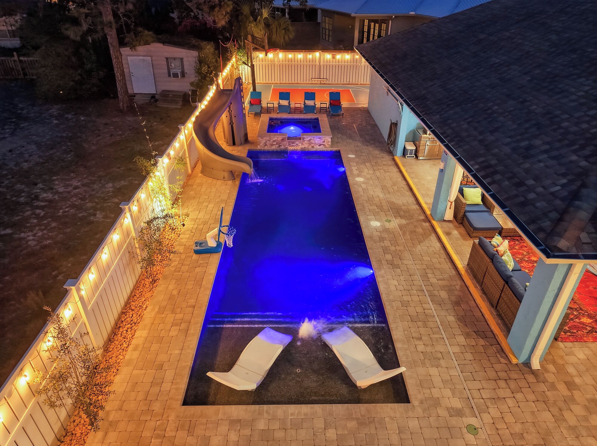 Outdoor pool, a heated pool