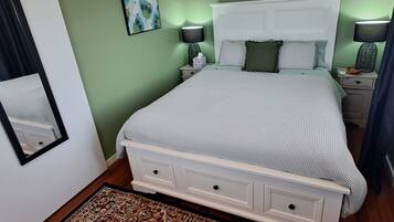 1 bedroom, desk, iron/ironing board, WiFi