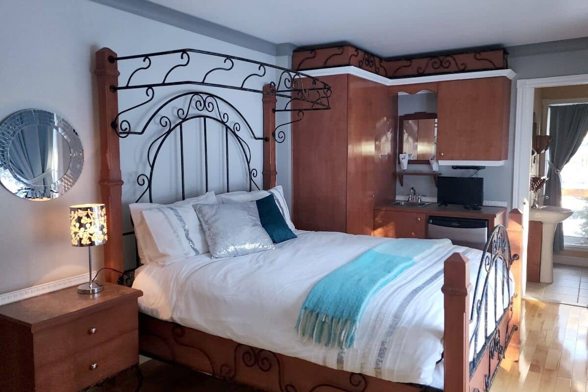 L'Azur | 1 slaapkamer, luxe beddengoed, bedden met traagschuimmatras