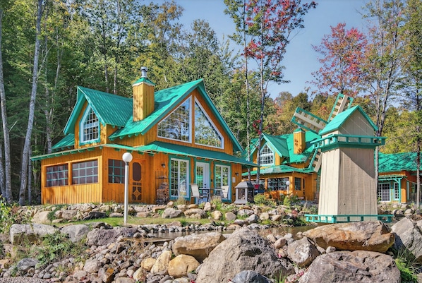 Le Mésange | Ylelliset vuodevaatteet, memory foam -patjalliset sängyt, pimennysverhot