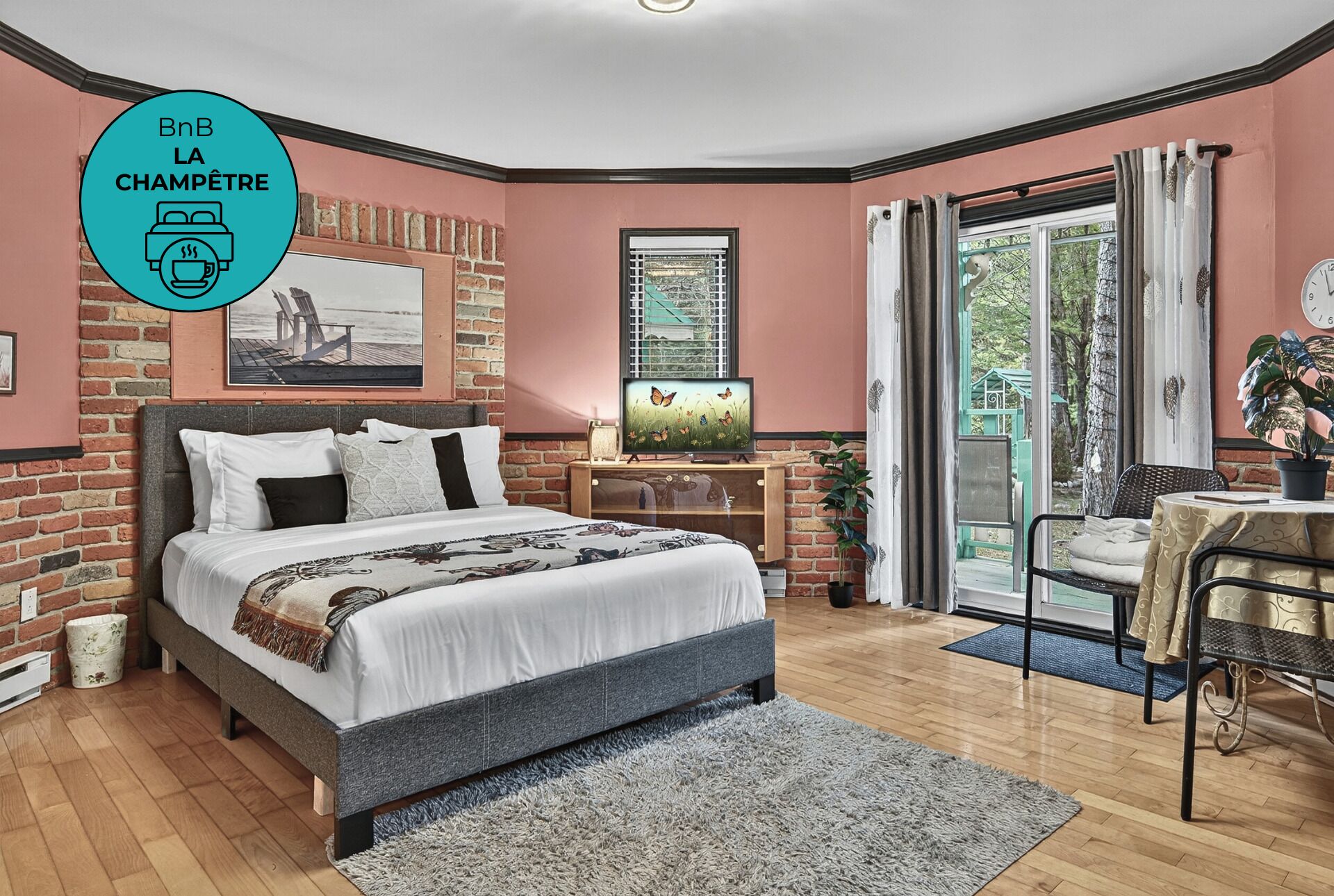 La Champetre | Premium bedding, memory foam beds, blackout drapes, soundproofing