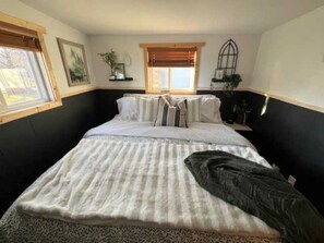 2 soverom, strykejern/-brett, wi-fi (inkludert) og sengetøy