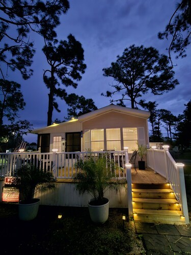 Beautiful Venice Resort Home close to Beaches & Warm Mineral Springs, Cozy